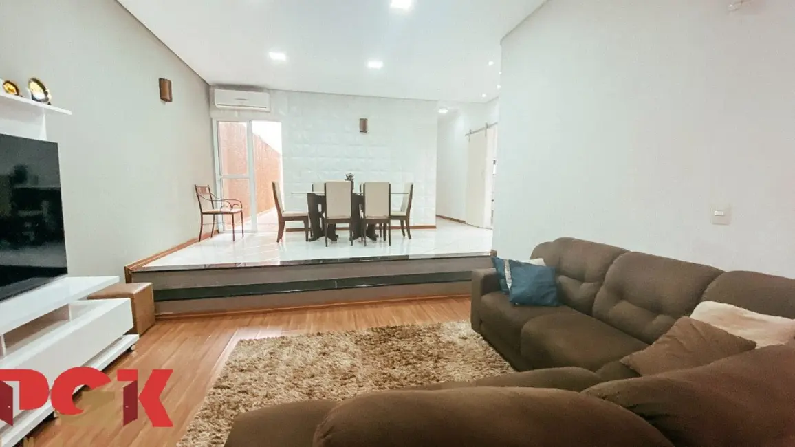 Casa com 3 quartos à venda, 159m2 em Vinhedo - SP - imagem 8 Foto 8 de Casa com 3 quartos à venda, 159m2 em Vinhedo - SP