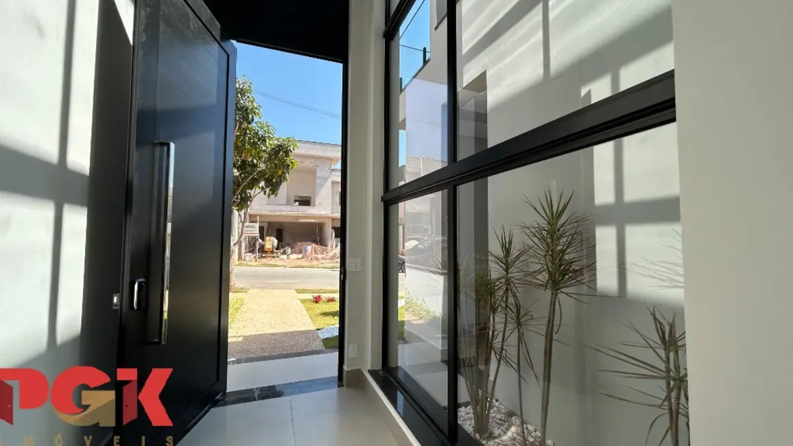 Casa de Condomínio com 4 quartos à venda, 251m2 em Valinhos - SP - imagem 3 Foto 3 de Casa de Condomínio com 4 quartos à venda, 251m2 em Valinhos - SP