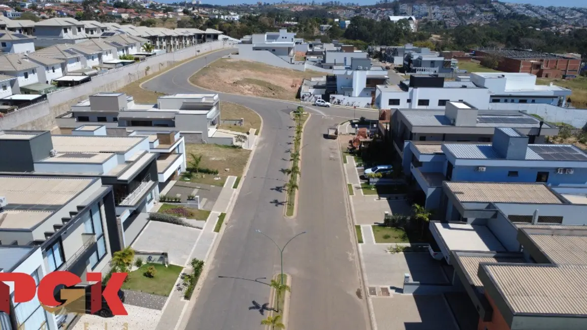 Casa com 3 quartos à venda, 239m2 em Valinhos - SP - imagem 5 Foto 5 de Casa com 3 quartos à venda, 239m2 em Valinhos - SP