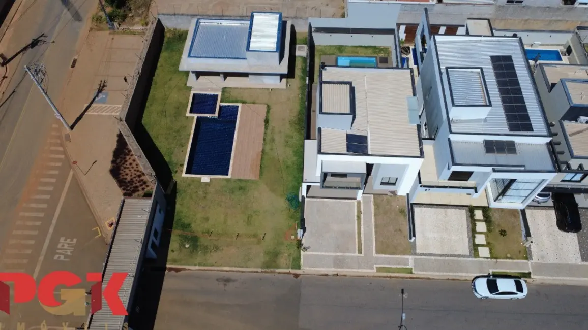 Casa com 3 quartos à venda, 239m2 em Valinhos - SP - imagem 3 Foto 3 de Casa com 3 quartos à venda, 239m2 em Valinhos - SP