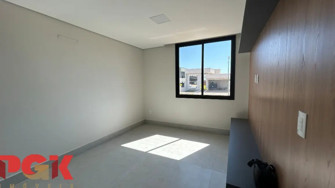 Casa com 3 quartos à venda, 239m2 em Valinhos - SP - imagem 8 Foto 8 de Casa com 3 quartos à venda, 239m2 em Valinhos - SP