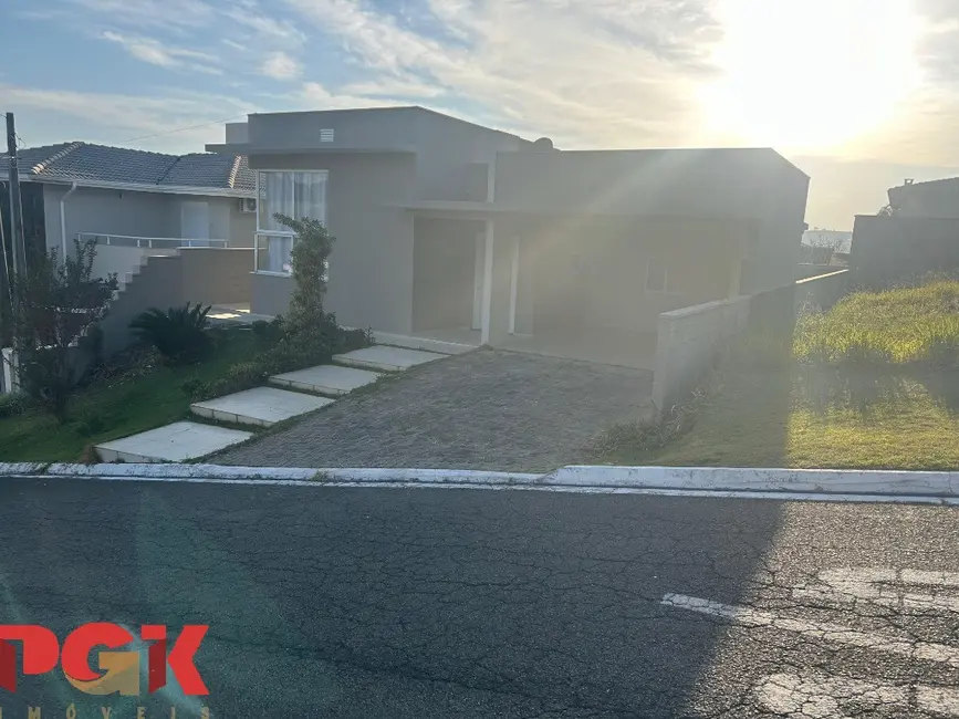 Foto 2 de Casa de Condomínio com 3 quartos para alugar, 208m2 em Vinhedo - SP