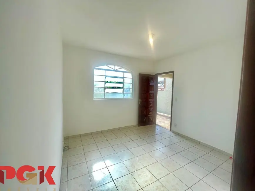 Foto 3 de Casa com 2 quartos para alugar, 100m2 em Centro, Vinhedo - SP