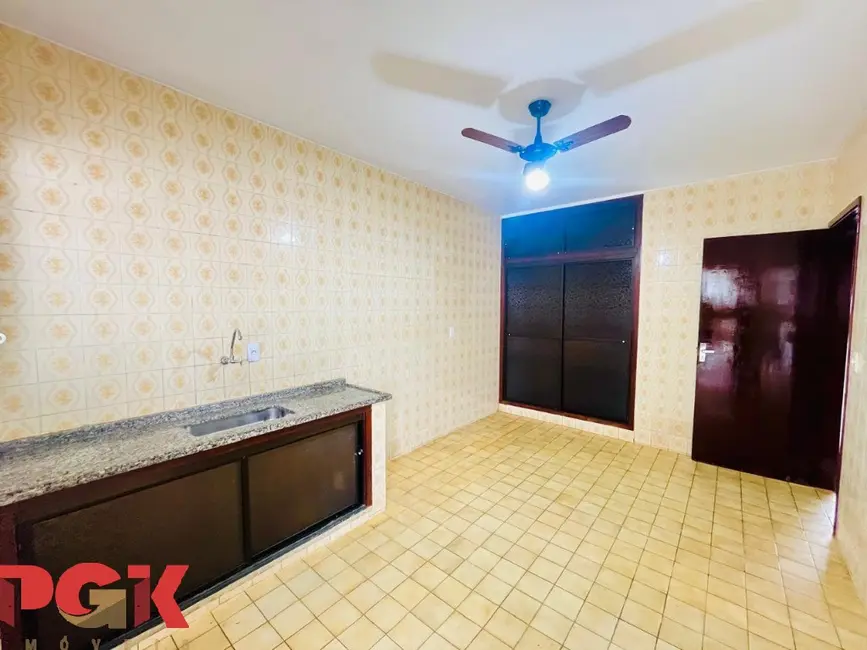 Foto 4 de Casa com 2 quartos para alugar, 100m2 em Centro, Vinhedo - SP