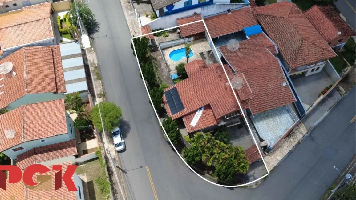 Foto 1 de Casa com 4 quartos à venda, 224m2 em Vinhedo - SP