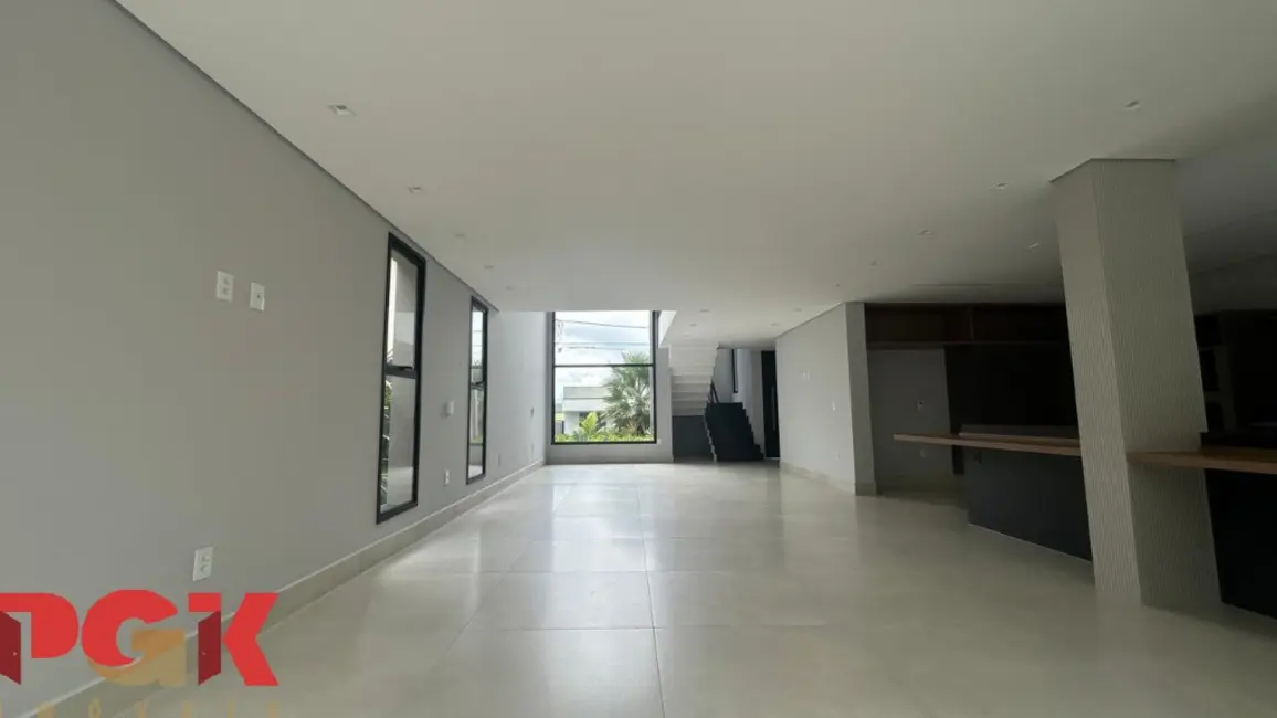 Casa de Condomínio com 3 quartos à venda, 290m2 em Campinas - SP - imagem 3 Foto 3 de Casa de Condomínio com 3 quartos à venda, 290m2 em Campinas - SP