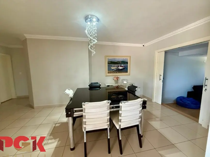 Foto 6 de Casa com 4 quartos à venda, 450m2 em Vinhedo - SP