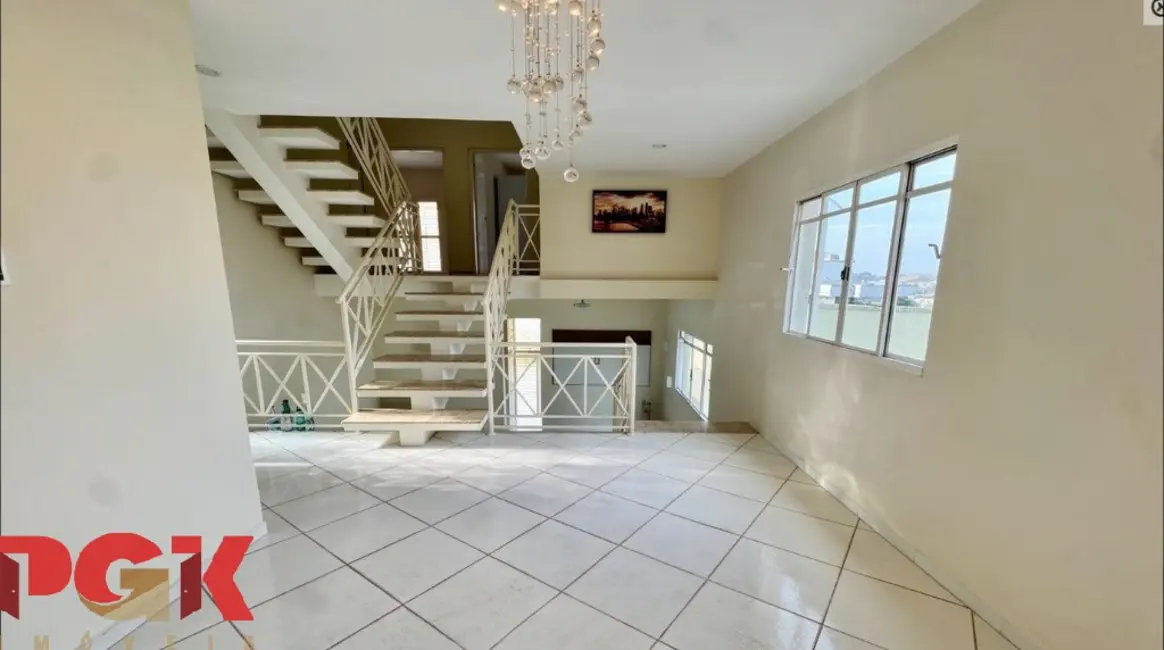 Foto 8 de Casa com 3 quartos à venda, 250m2 em Pinheirinho, Vinhedo - SP