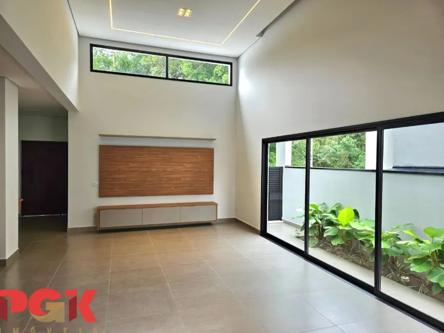 Foto 2 de Casa de Condomínio com 3 quartos para alugar, 200m2 em Louveira - SP
