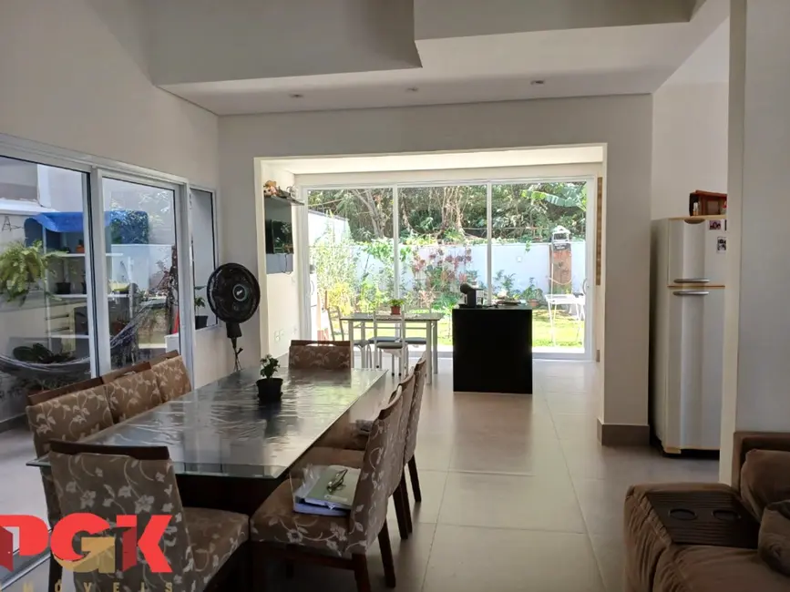 Casa com 3 quartos à venda, 165m2 em Vinhedo - SP - imagem 3 Foto 3 de Casa com 3 quartos à venda, 165m2 em Vinhedo - SP