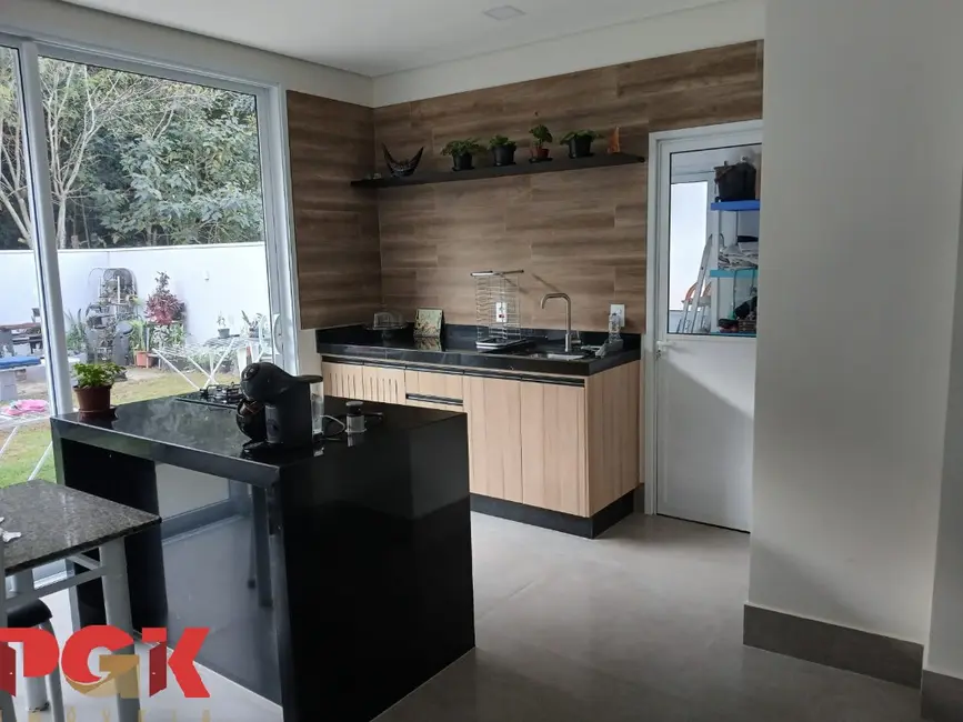 Casa com 3 quartos à venda, 165m2 em Vinhedo - SP - imagem 8 Foto 8 de Casa com 3 quartos à venda, 165m2 em Vinhedo - SP