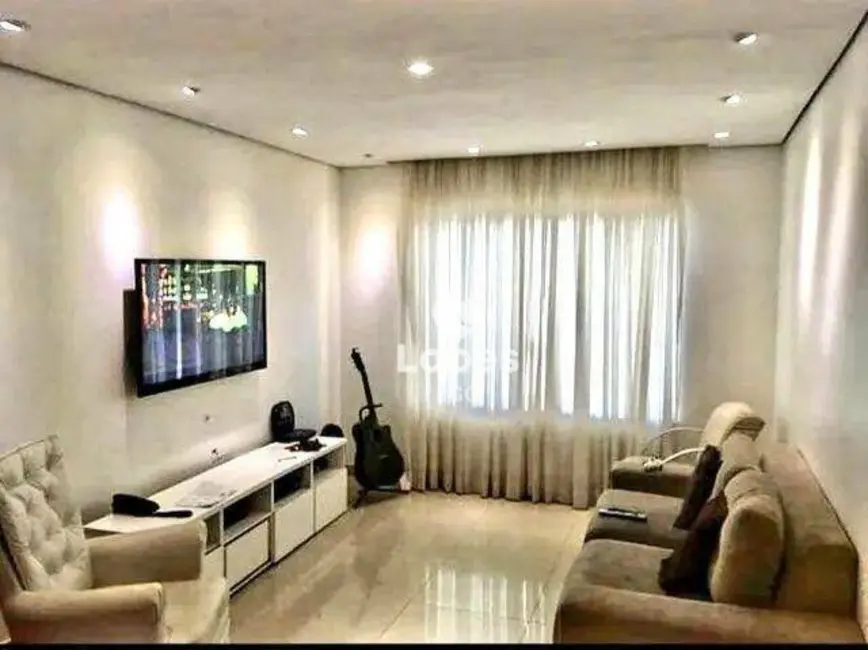 Sobrado com 3 quartos à venda, 130m2 em Jardim Guairaca, São Paulo - SP - imagem 1 Foto 1 de Sobrado com 3 quartos à venda, 130m2 em Jardim Guairaca, São Paulo - SP