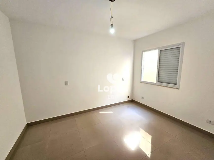 Sobrado com 3 quartos para alugar, 136m2 em Sítio Pinheirinho, São Paulo - SP - imagem 7 Foto 7 de Sobrado com 3 quartos para alugar, 136m2 em Sítio Pinheirinho, São Paulo - SP