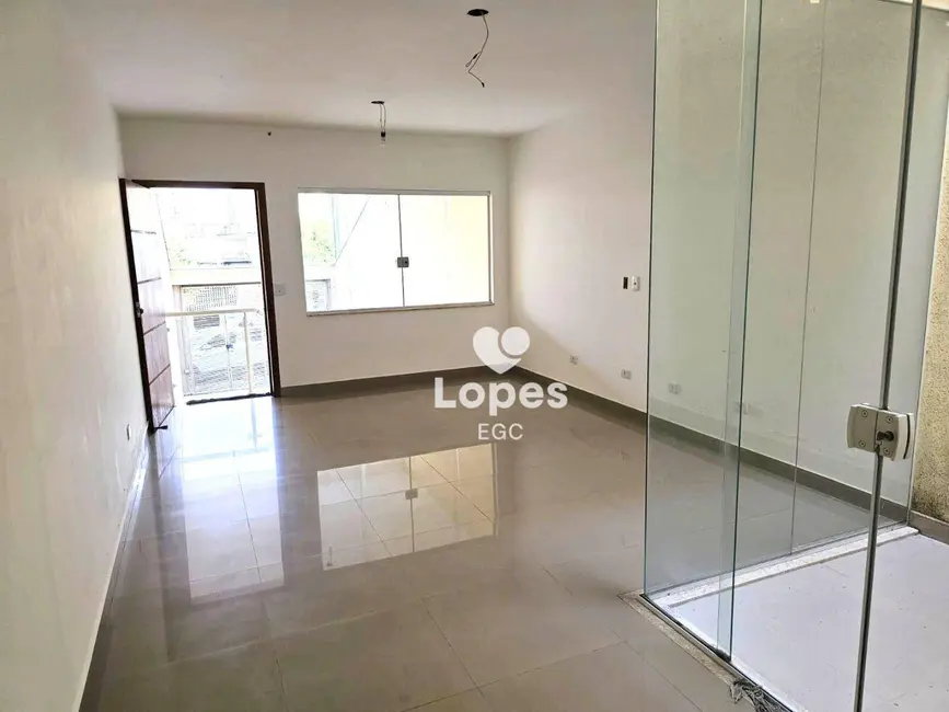 Sobrado com 3 quartos para alugar, 136m2 em Sítio Pinheirinho, São Paulo - SP - imagem 2 Foto 2 de Sobrado com 3 quartos para alugar, 136m2 em Sítio Pinheirinho, São Paulo - SP