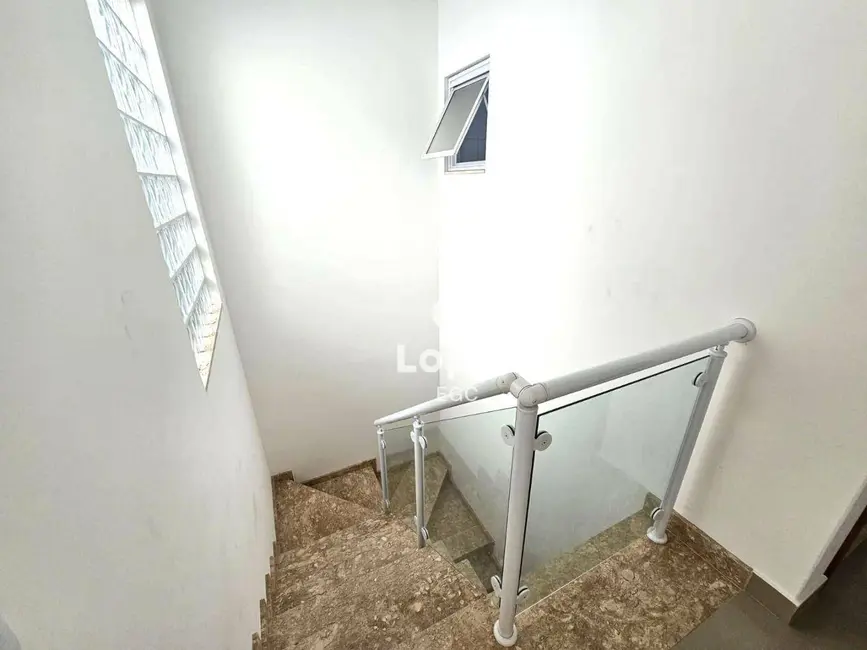 Sobrado com 3 quartos para alugar, 136m2 em Sítio Pinheirinho, São Paulo - SP - imagem 3 Foto 3 de Sobrado com 3 quartos para alugar, 136m2 em Sítio Pinheirinho, São Paulo - SP