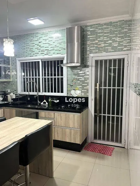 Sobrado com 3 quartos à venda, 140m2 em Capão do Embira, São Paulo - SP - imagem 8 Foto 8 de Sobrado com 3 quartos à venda, 140m2 em Capão do Embira, São Paulo - SP