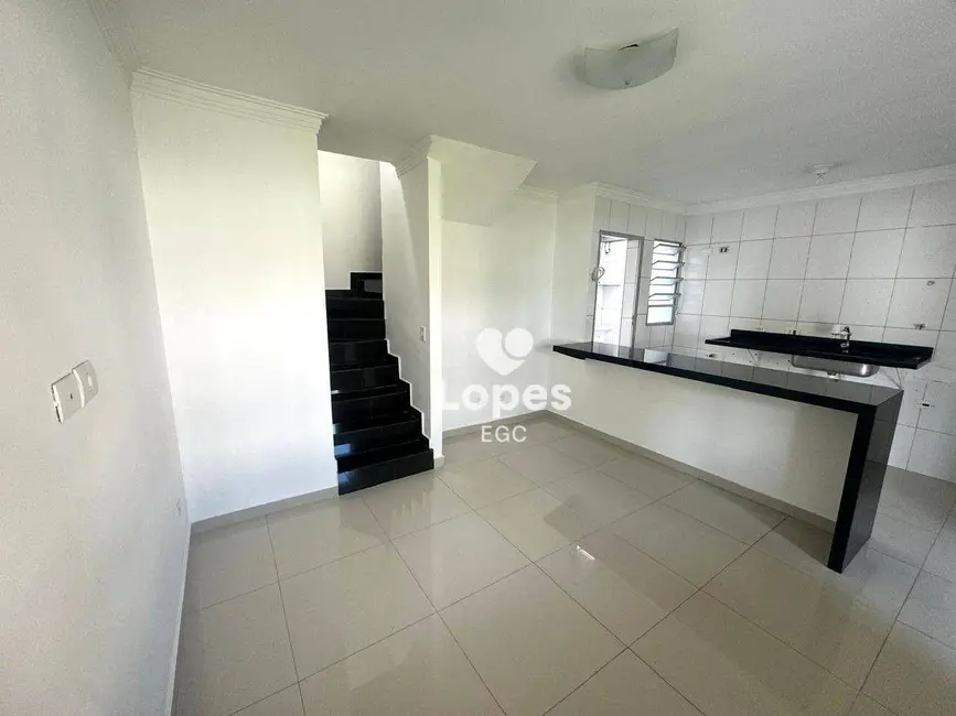 Foto 1 de Sobrado com 2 quartos à venda, 59m2 em Jardim Guairaca, São Paulo - SP