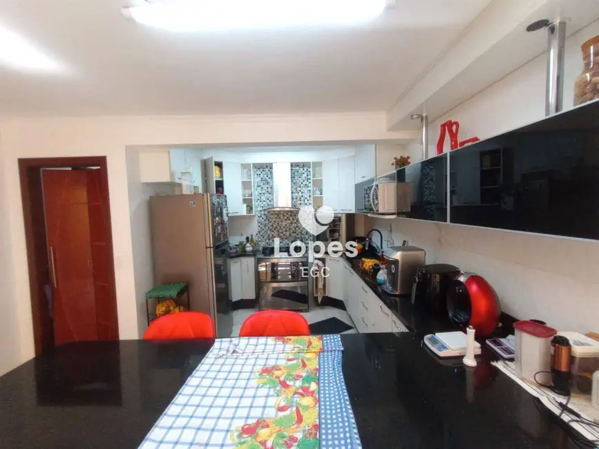 Sobrado com 3 quartos à venda, 340m2 em Parque Residencial Oratorio, São Paulo - SP - imagem 8 Foto 8 de Sobrado com 3 quartos à venda, 340m2 em Parque Residencial Oratorio, São Paulo - SP