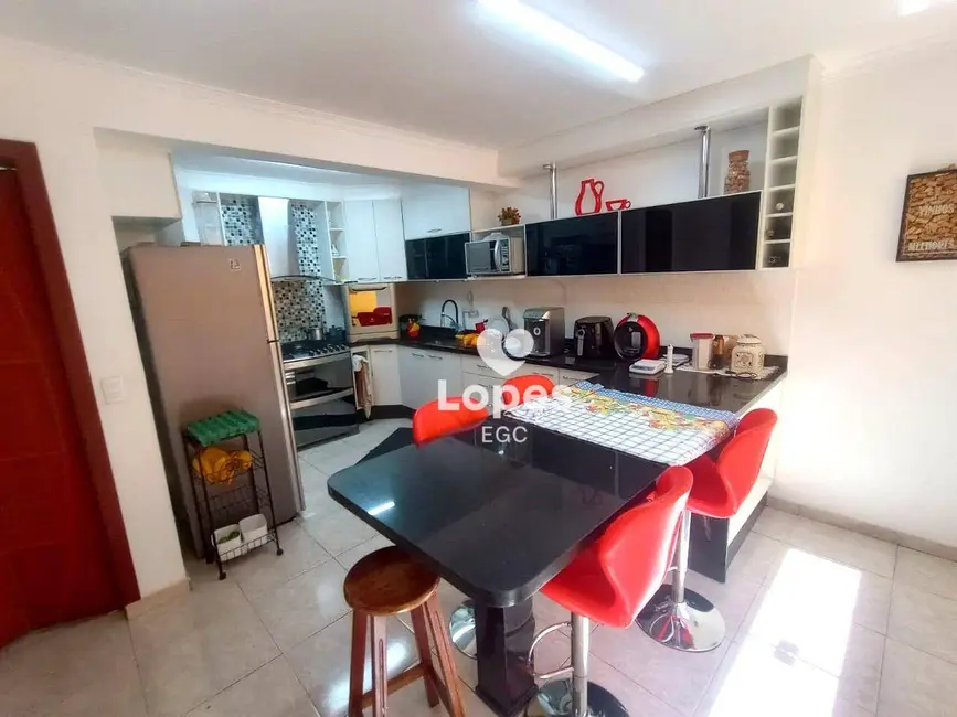 Sobrado com 3 quartos à venda, 340m2 em Parque Residencial Oratorio, São Paulo - SP - imagem 7 Foto 7 de Sobrado com 3 quartos à venda, 340m2 em Parque Residencial Oratorio, São Paulo - SP