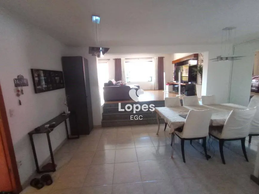 Sobrado com 3 quartos à venda, 340m2 em Parque Residencial Oratorio, São Paulo - SP - imagem 2 Foto 2 de Sobrado com 3 quartos à venda, 340m2 em Parque Residencial Oratorio, São Paulo - SP