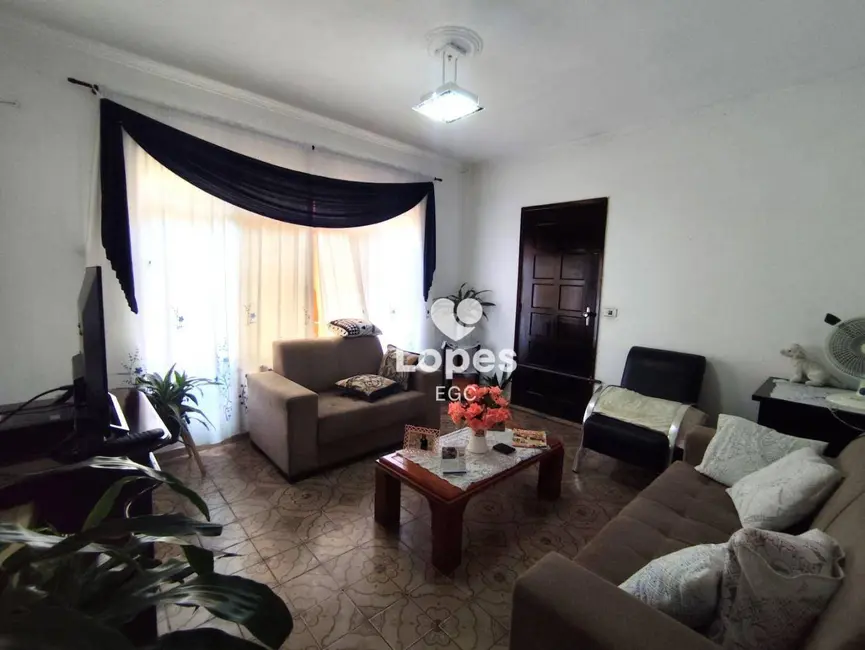 Casa com 7 quartos à venda, 224m2 em Vila Macedópolis, São Paulo - SP - imagem 3 Foto 3 de Casa com 7 quartos à venda, 224m2 em Vila Macedópolis, São Paulo - SP