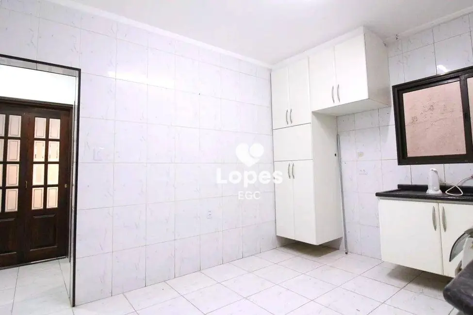 Foto 6 de Sobrado com 4 quartos para alugar, 200m2 em Vila dos Minérios, São Paulo - SP
