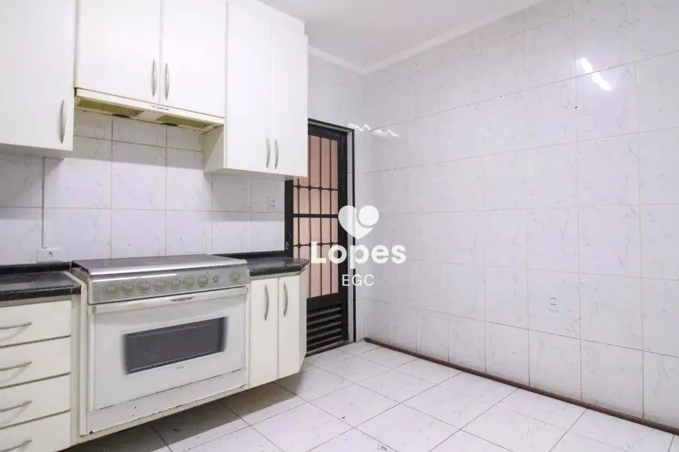 Foto 5 de Sobrado com 4 quartos para alugar, 200m2 em Vila dos Minérios, São Paulo - SP