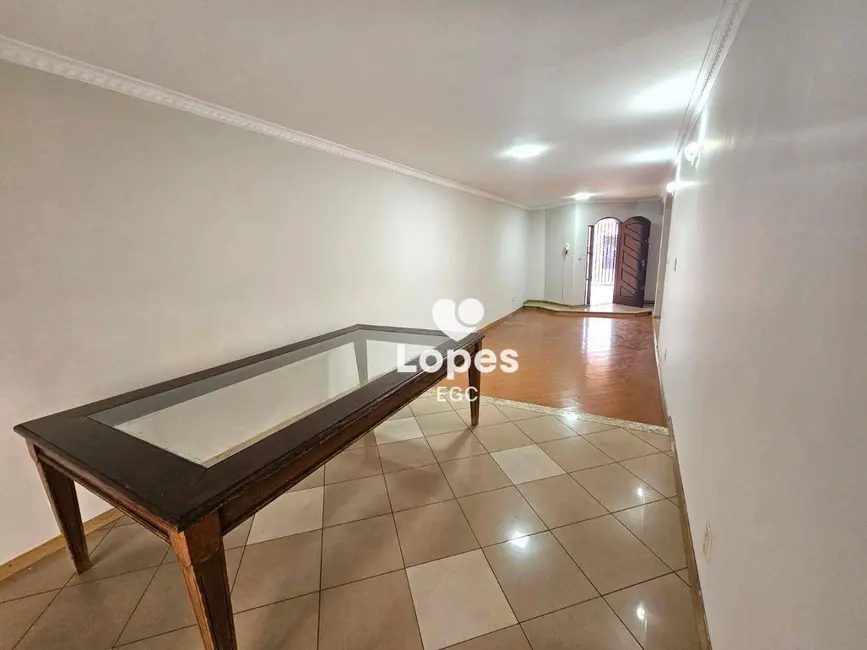 Sobrado com 3 quartos para alugar, 243m2 em Parque São Lucas, São Paulo - SP - imagem 5 Foto 5 de Sobrado com 3 quartos para alugar, 243m2 em Parque São Lucas, São Paulo - SP