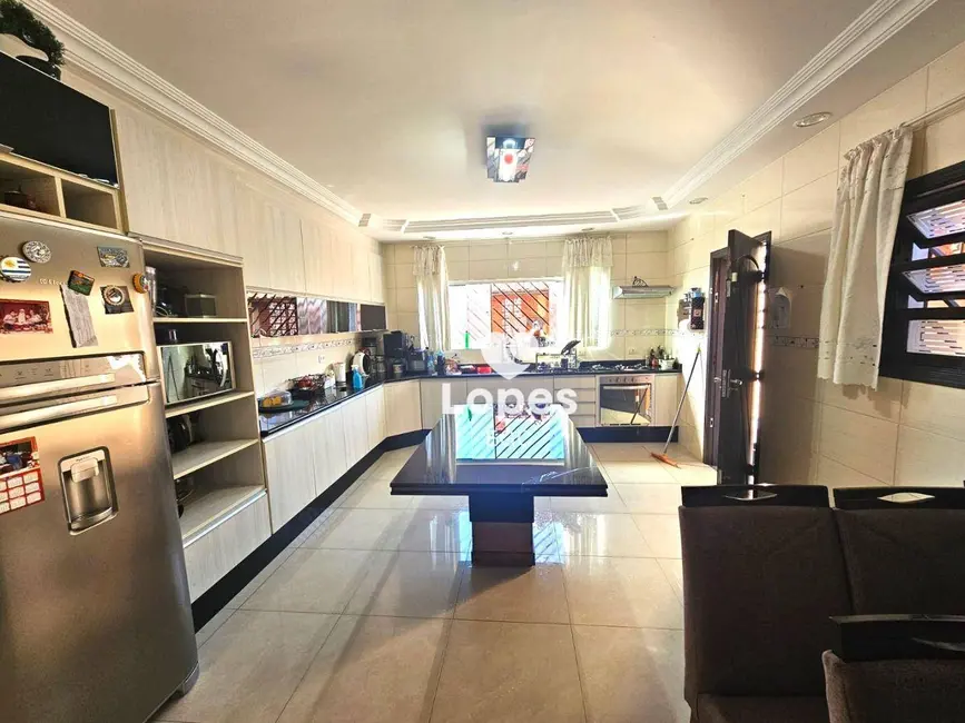 Sobrado com 3 quartos à venda, 180m2 em Vila Califórnia, São Paulo - SP - imagem 4 Foto 4 de Sobrado com 3 quartos à venda, 180m2 em Vila Califórnia, São Paulo - SP