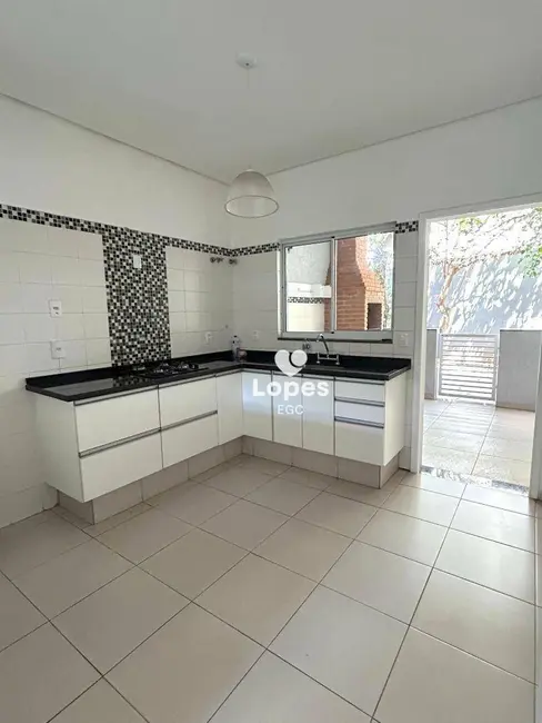 Foto 4 de Sobrado com 3 quartos para alugar, 170m2 em São Paulo - SP