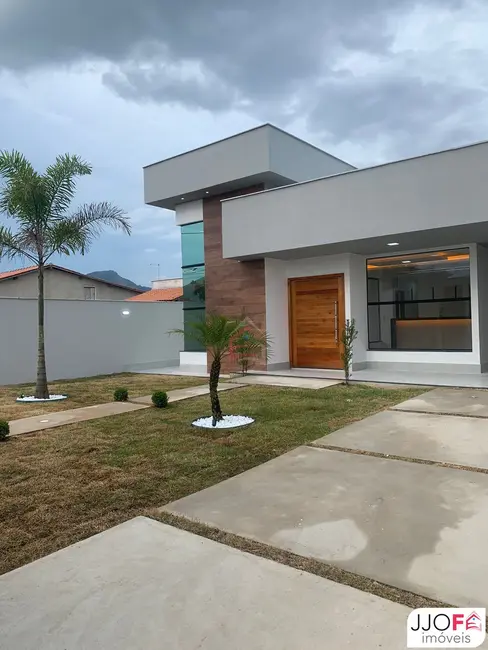 Foto 2 de Casa com 3 quartos à venda, 131m2 em Marica - RJ