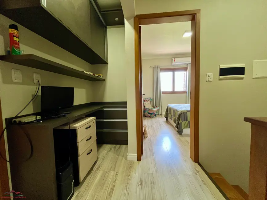 Foto 2 de Casa com 3 quartos à venda, 137m2 em Nova Petropolis - RS