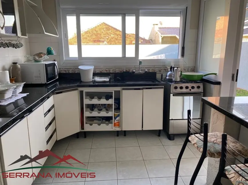 Casa com 4 quartos à venda, 255m2 em Centro, Tramandai - RS - imagem 5 Foto 5 de Casa com 4 quartos à venda, 255m2 em Centro, Tramandai - RS