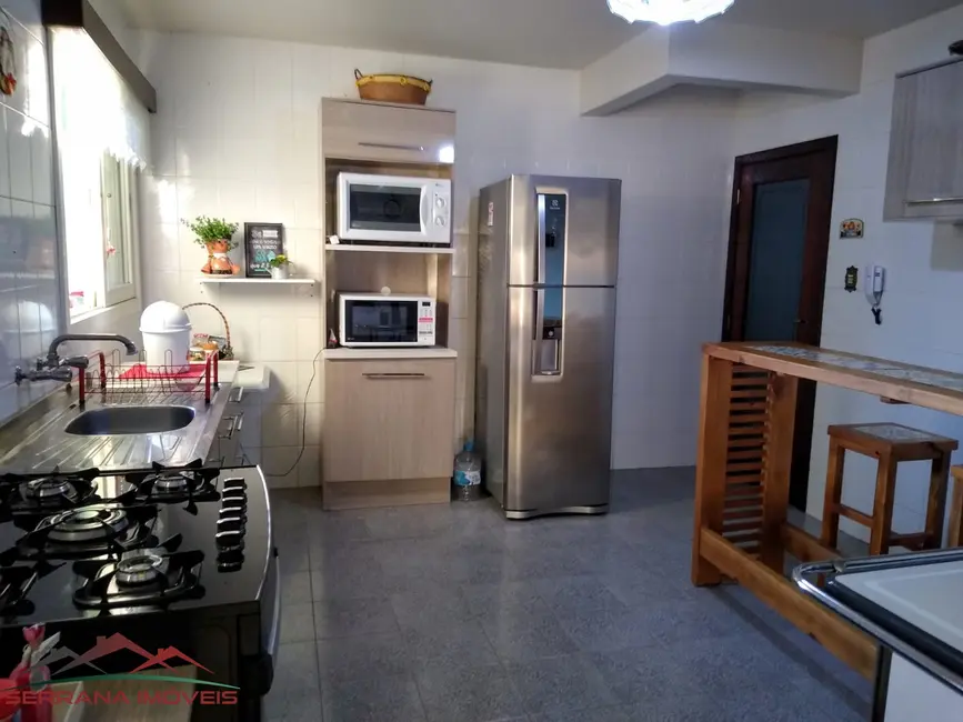 Foto 2 de Casa com 4 quartos à venda e para alugar, 357m2 em Nova Petropolis - RS