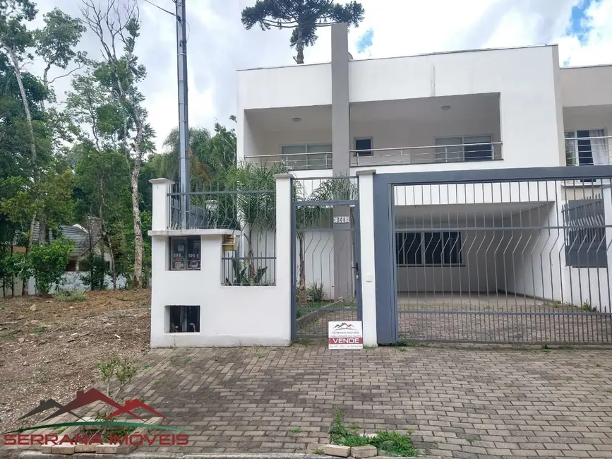 Foto 1 de Casa com 3 quartos à venda, 300m2 em Nova Petropolis - RS