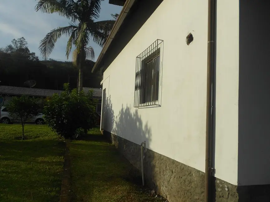 Casa com 2 quartos para alugar, 70m2 em Picada Cafe - RS - imagem 1 Foto 1 de Casa com 2 quartos para alugar, 70m2 em Picada Cafe - RS