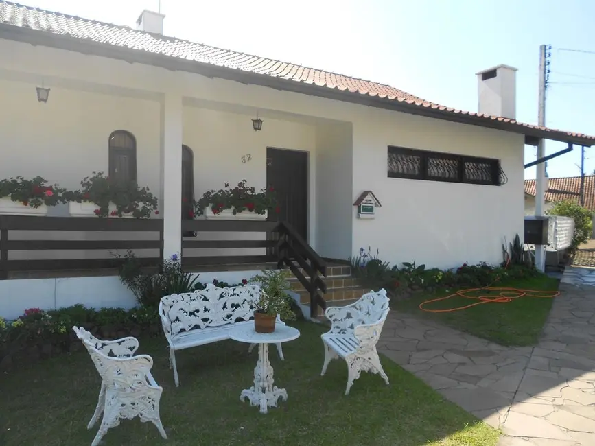 Casa com 3 quartos para alugar, 170m2 em Centro, Nova Petropolis - RS - imagem 5 Foto 5 de Casa com 3 quartos para alugar, 170m2 em Centro, Nova Petropolis - RS