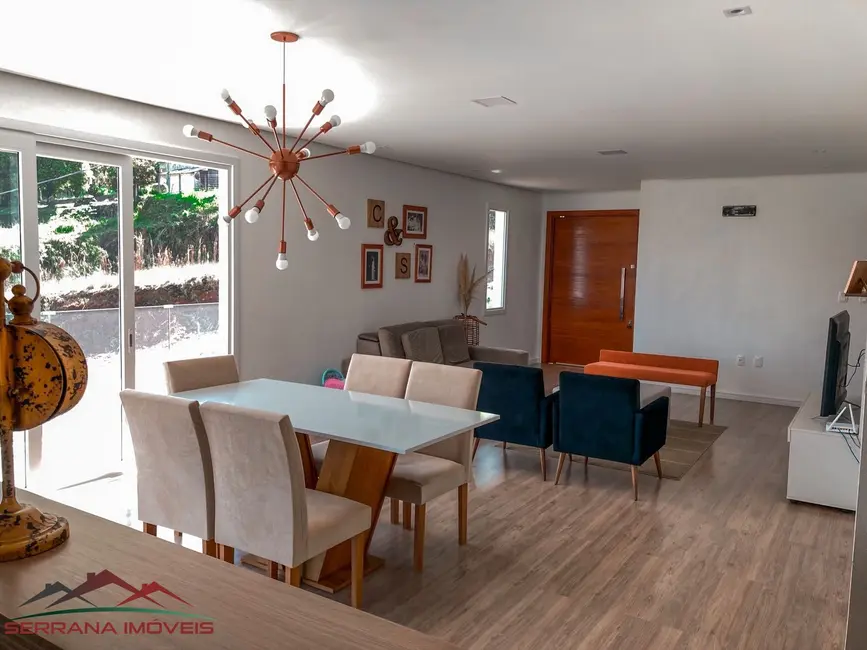 Casa com 3 quartos à venda, 221m2 em Nova Petropolis - RS - imagem 2 Foto 2 de Casa com 3 quartos à venda, 221m2 em Nova Petropolis - RS