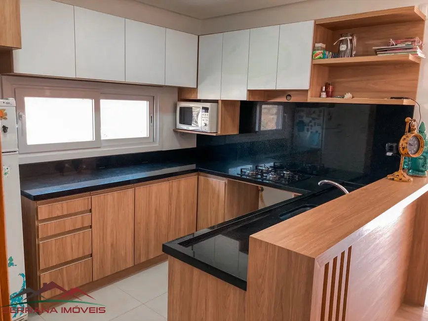 Casa com 3 quartos à venda, 221m2 em Nova Petropolis - RS - imagem 8 Foto 8 de Casa com 3 quartos à venda, 221m2 em Nova Petropolis - RS