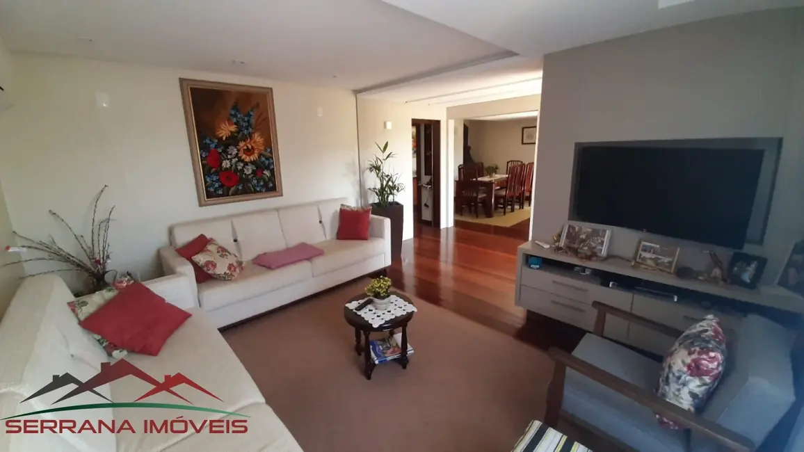 Foto 8 de Casa com 6 quartos à venda, 323m2 em Nova Petropolis - RS