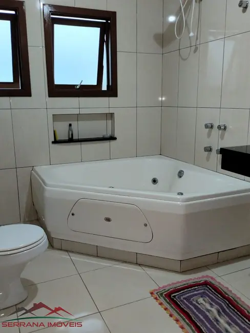 Casa com 4 quartos à venda, 187m2 em Nova Petropolis - RS - imagem 4 Foto 4 de Casa com 4 quartos à venda, 187m2 em Nova Petropolis - RS