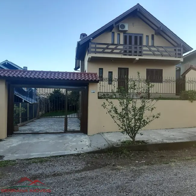 Casa com 3 quartos para alugar, 150m2 em Nova Petropolis - RS - imagem 1 Foto 1 de Casa com 3 quartos para alugar, 150m2 em Nova Petropolis - RS