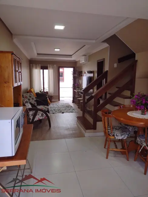 Foto 2 de Casa de Condomínio com 2 quartos para alugar, 109m2 em Nova Petropolis - RS
