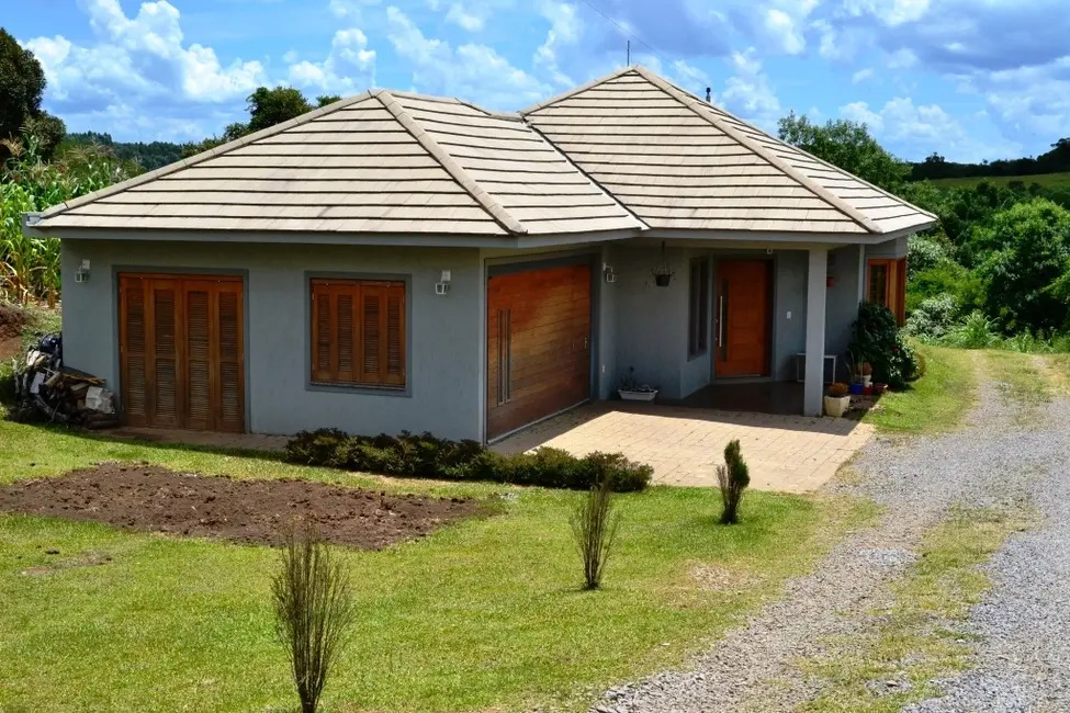 Casa com 3 quartos à venda, 162m2 em Nova Petropolis - RS - imagem 2 Foto 2 de Casa com 3 quartos à venda, 162m2 em Nova Petropolis - RS