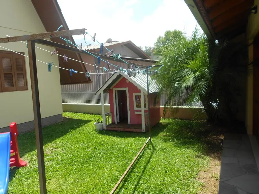Foto 9 de Casa com 3 quartos à venda e para alugar, 212m2 em Picada Cafe - RS
