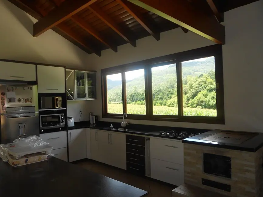 Casa com 3 quartos à venda, 212m2 em Picada Cafe - RS - imagem 6 Foto 6 de Casa com 3 quartos à venda, 212m2 em Picada Cafe - RS