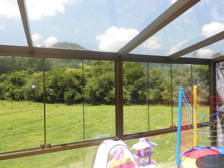 Casa com 3 quartos à venda, 212m2 em Picada Cafe - RS - imagem 5 Foto 5 de Casa com 3 quartos à venda, 212m2 em Picada Cafe - RS