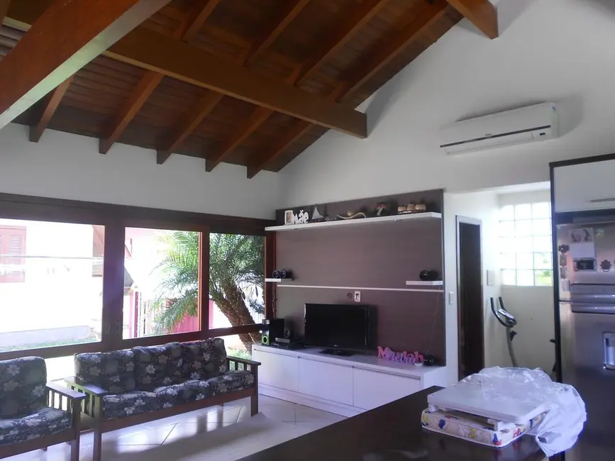 Casa com 3 quartos à venda, 212m2 em Picada Cafe - RS - imagem 9 Foto 9 de Casa com 3 quartos à venda, 212m2 em Picada Cafe - RS