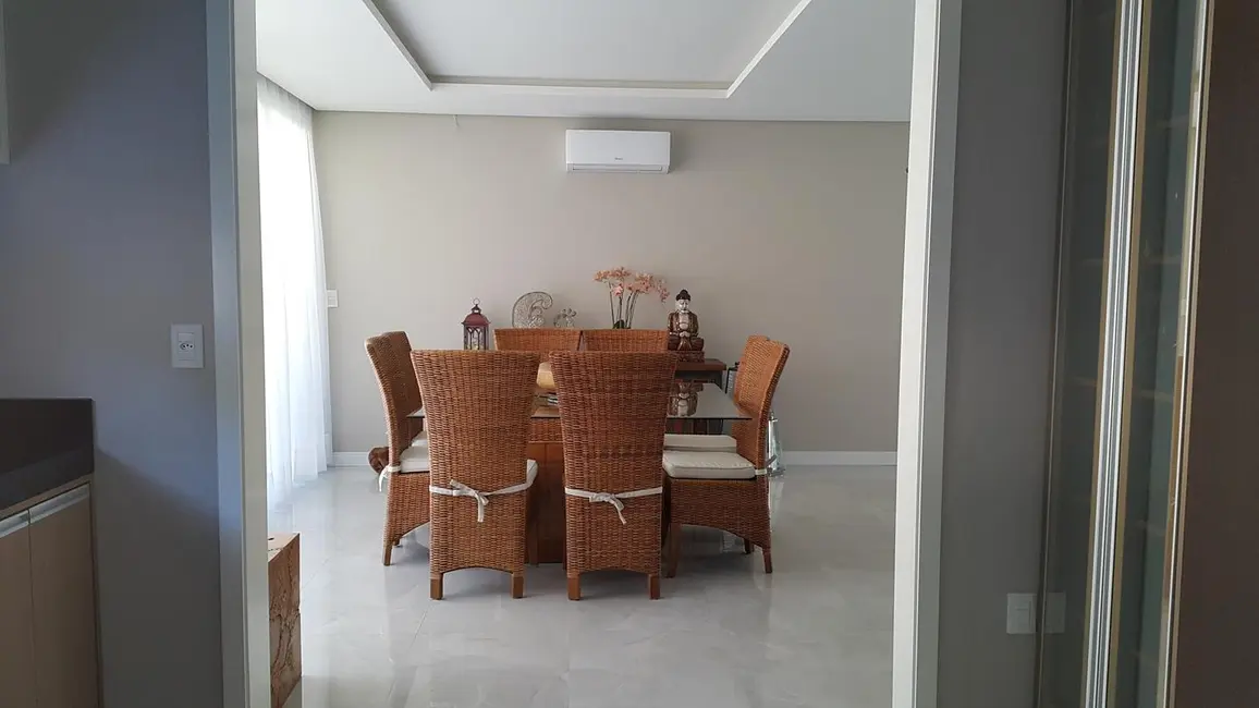 Casa com 3 quartos à venda, 301m2 em Picada Cafe - RS - imagem 9 Foto 9 de Casa com 3 quartos à venda, 301m2 em Picada Cafe - RS