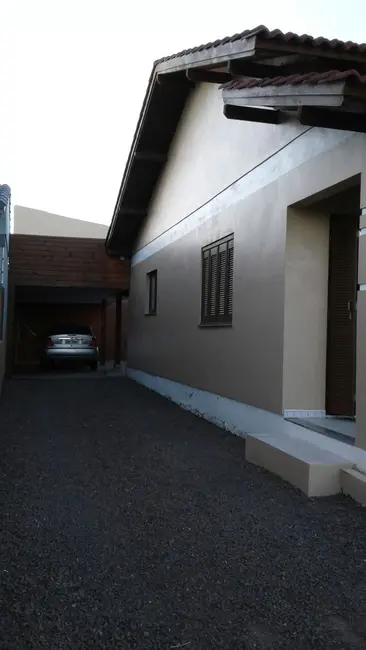 Casa com 3 quartos à venda, 112m2 em Tramandai - RS - imagem 8 Foto 8 de Casa com 3 quartos à venda, 112m2 em Tramandai - RS